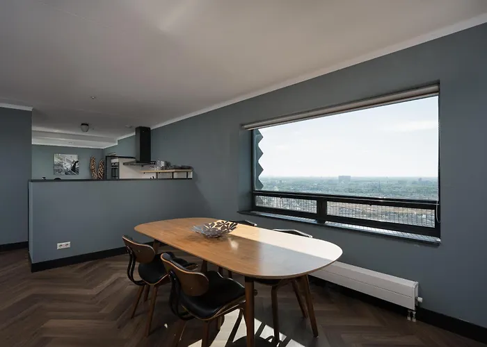 The Penthouse At Tower * Lahey