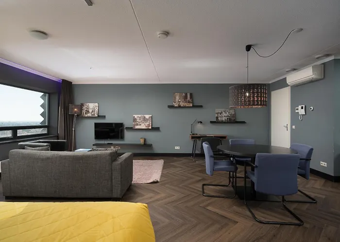 The Penthouse At Tower דירה *