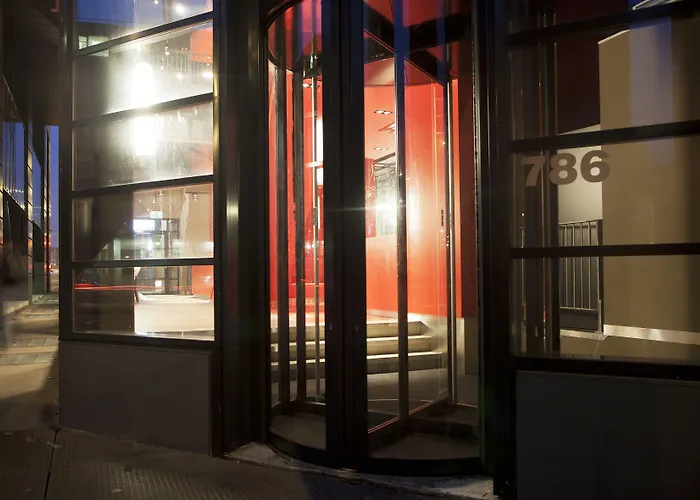 The Penthouse At Tower האג