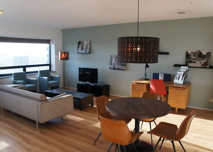 The Penthouse At Tower * האג