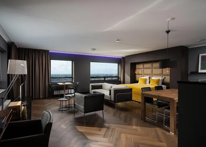 The Penthouse At Tower דירה האג