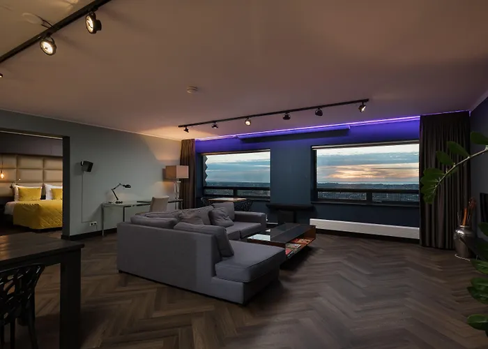 The Penthouse At Tower * האג