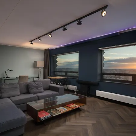 The Penthouse At Tower Apartment *