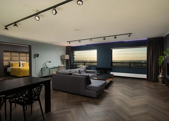 The Penthouse At Tower L'Aia